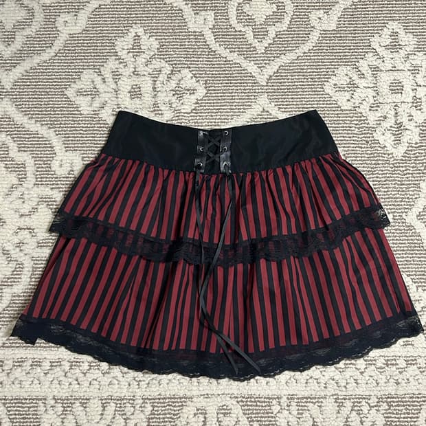 고스펑크 고스로리 스트라이프 레드아일렛 스커트