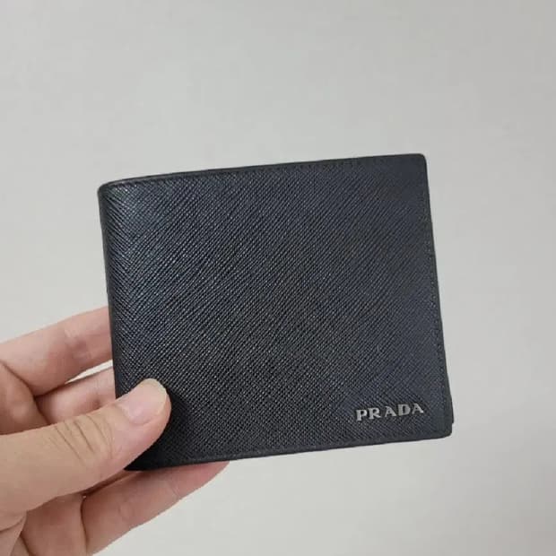 프라다 사피아노 지갑