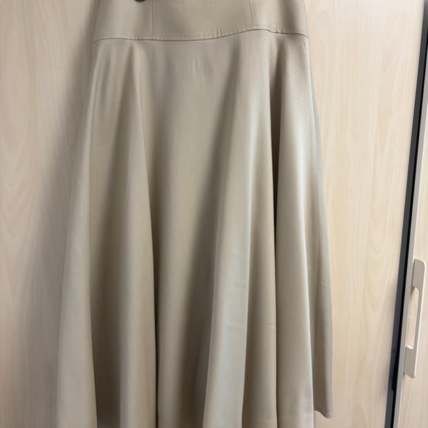 질스튜어트 뉴욕 울실크 플레어 스커트 M