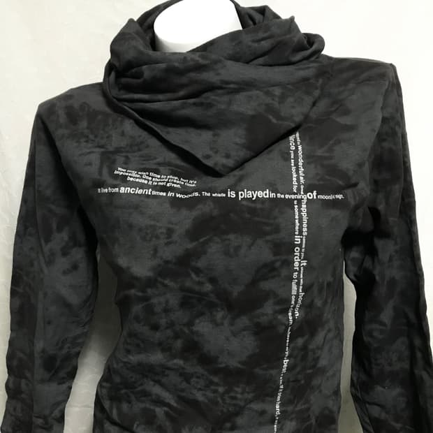 빈티지 00s vkei 드레이프 하이넥 타이다이 레터링 롱슬리브 탑