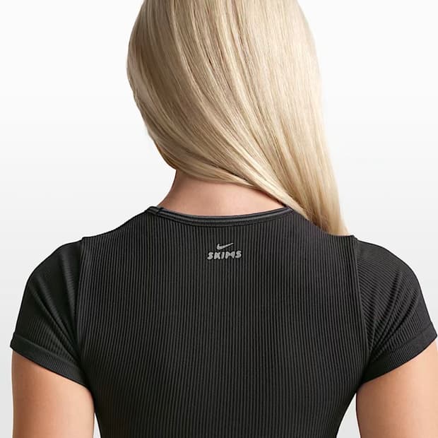 나이키 스킴스 반팔 탑