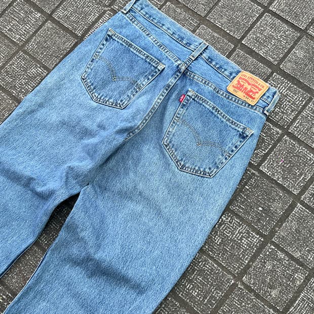 Levis 550