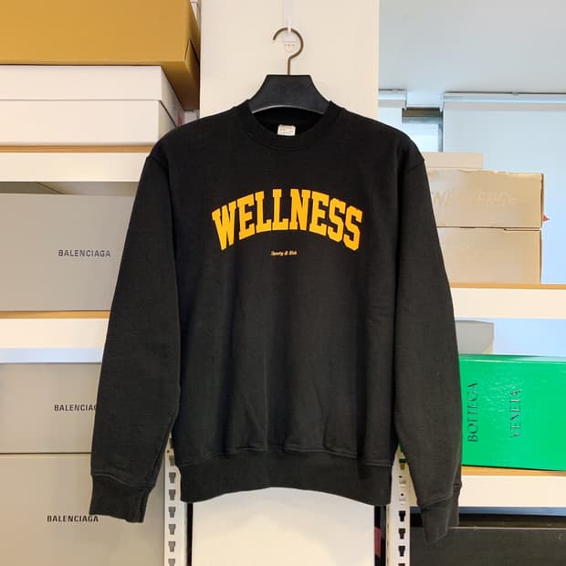 (정품/새상품) 스포티앤리치 공용 블랙 WELLNESS 로고 기모 맨투맨
