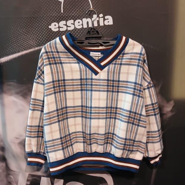 체크 브이넥 루즈핏 니트