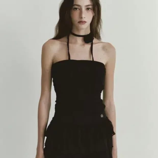 아수라 플라워셔링 탑 블랙