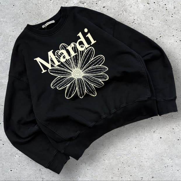 마르디 메크르디 플라워 맨투맨 블랙 C237