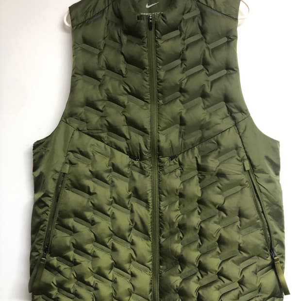 나이키 써마핏 adv 리펠 다운 러닝 베스트