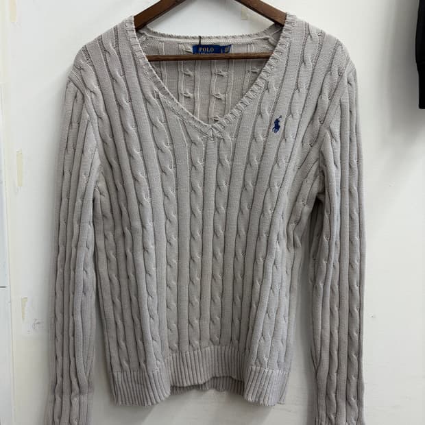 N106. 폴로 브이넥 꽈배기 니트