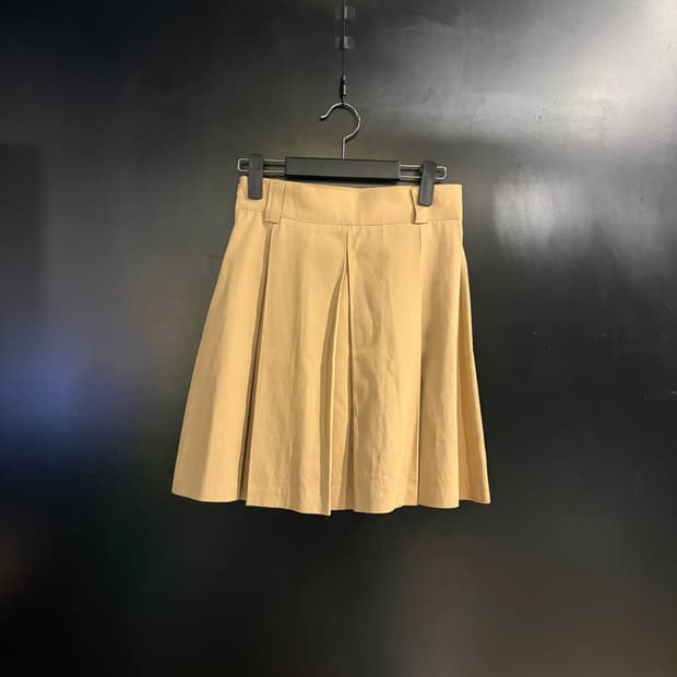 주르티 베이지 플리츠 스커트
