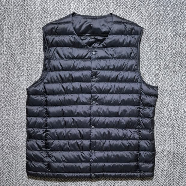 유니클로 경량패딩조끼 XL 블랙