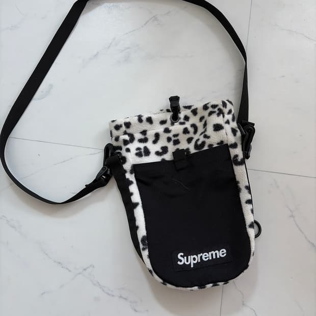 슈프림 달마시안 패턴 숄더백