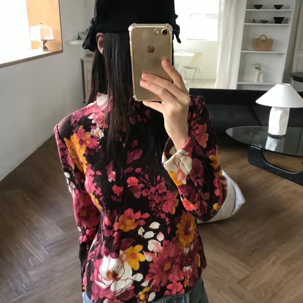 vintage flower pattern top