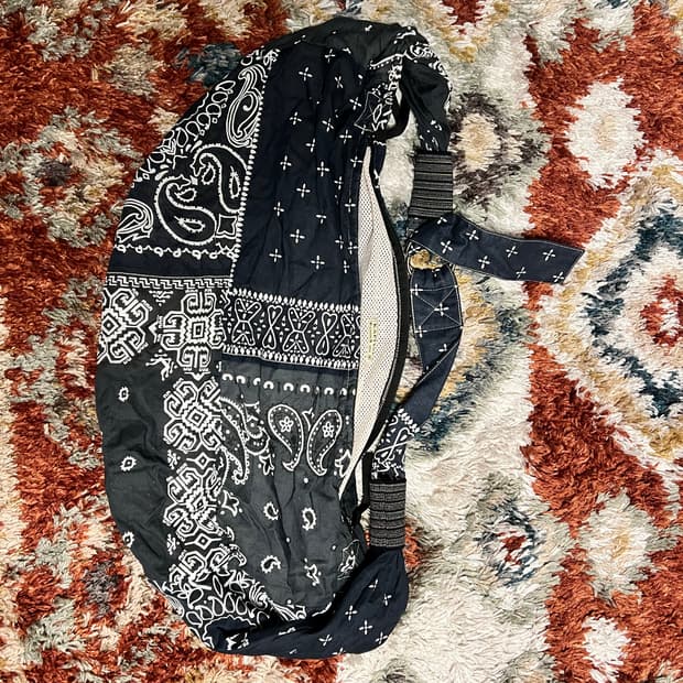 캐피탈 반다나 네이비 호보백