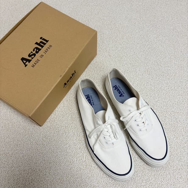 아사히 덱슈즈 화이트 스니커즈