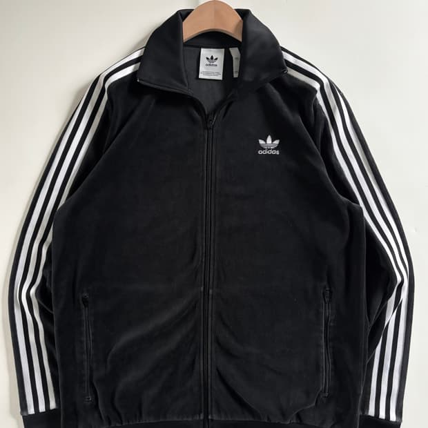 Adidas 아디다스 블랙컬러 벨벳 코지 트랙탑