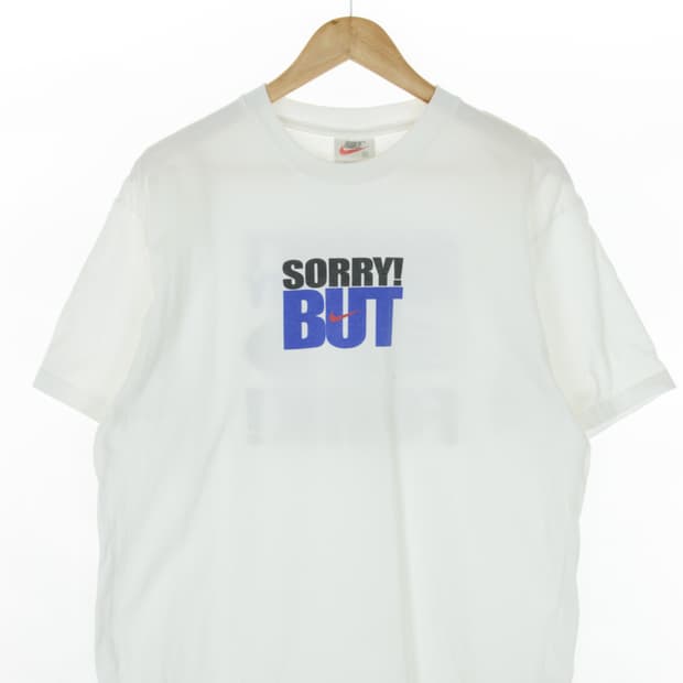 나이키 SORRY BUT 프린팅 반팔티 90'S
