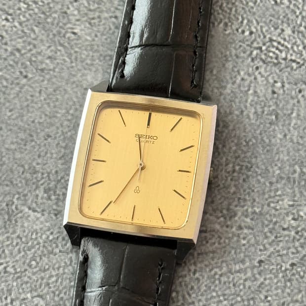 세이코 Seiko 샴페인 골드 쿼츠 스퀘어