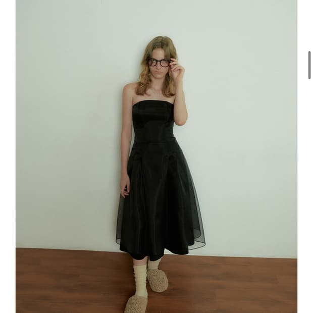 오버듀플레어 튜브 탑 오간자 블랙 드레스 웨딩드레스