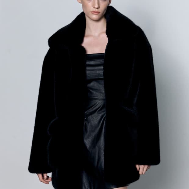 RHEME 블랙 베어 퍼 코트