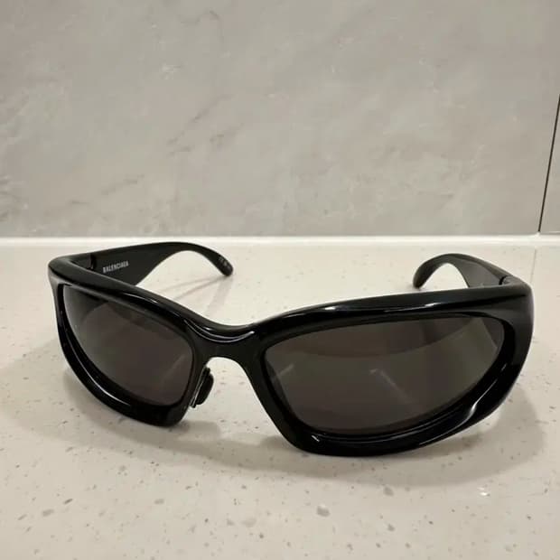 발렌시아가 스위프트 오발 선글라스