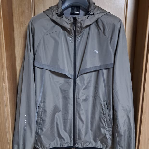 카레라 여성 바람막이 100