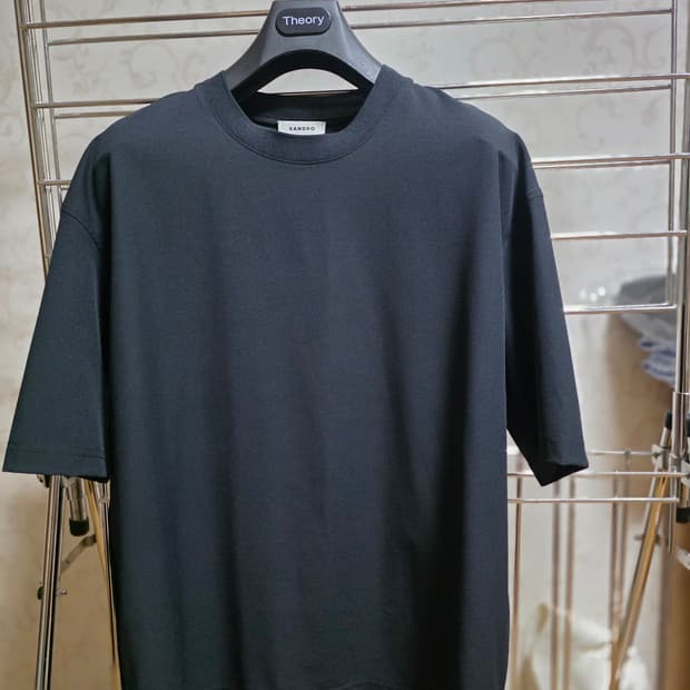 산드로 블랙 반팔 티셔츠