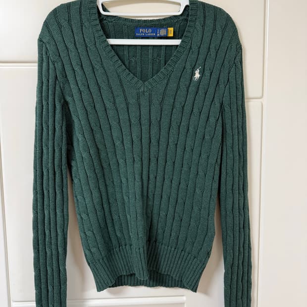폴로 v넥 니트