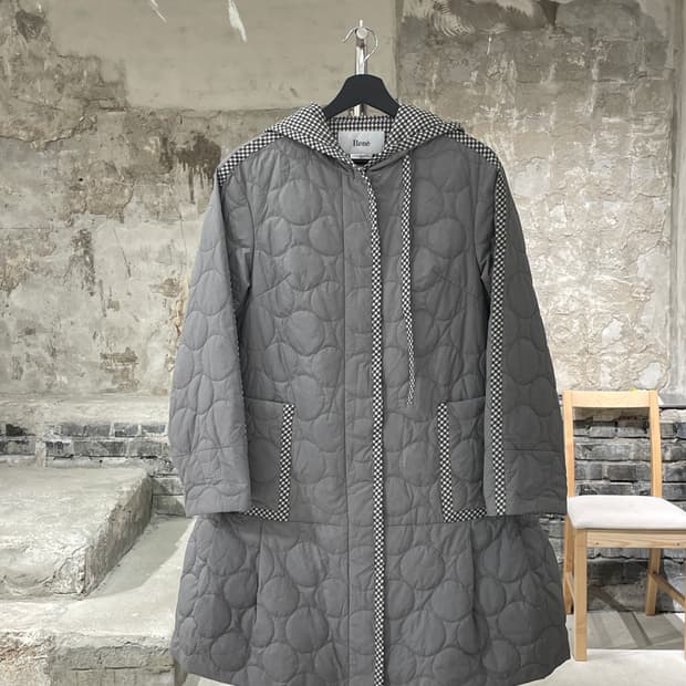 르네 그레이 깅엄 체크 패널 퀼팅 후디 자켓