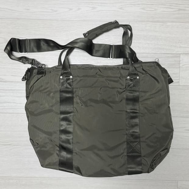아르켓 36-아워 토트백 올리브