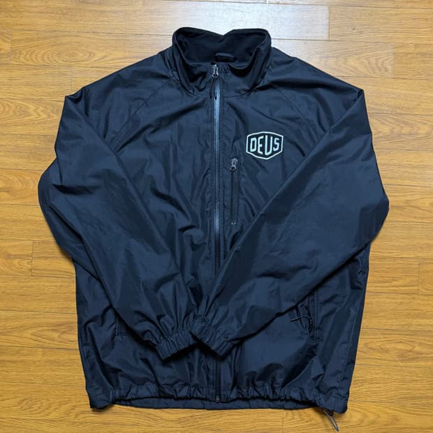 데우엑스마키나 바람막이 XL