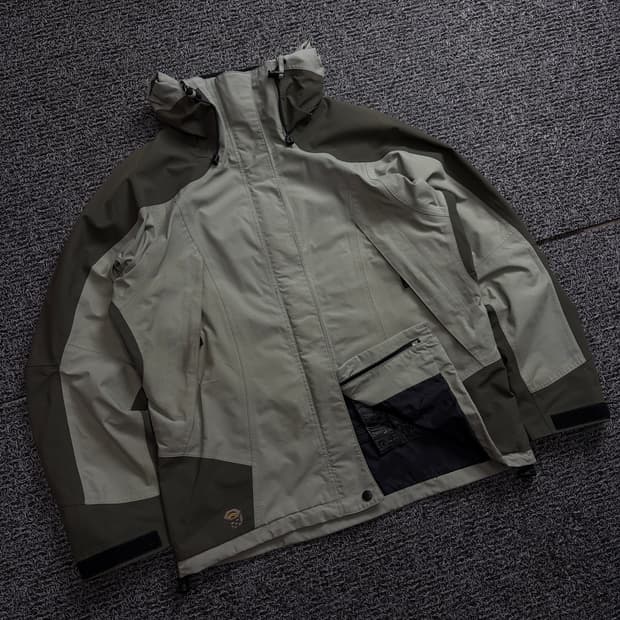 마운틴하드웨어 고어텍스 USA og 배색 마운틴 자켓 카키 1893