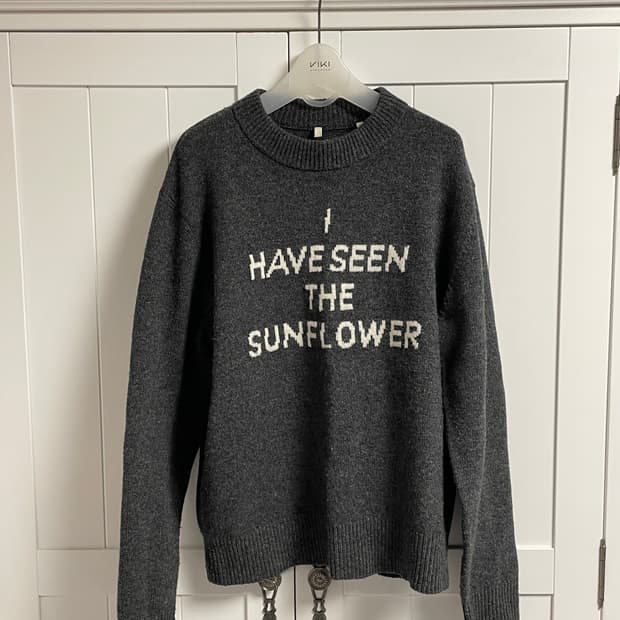 [M] 선플라워 문텍스트 니트