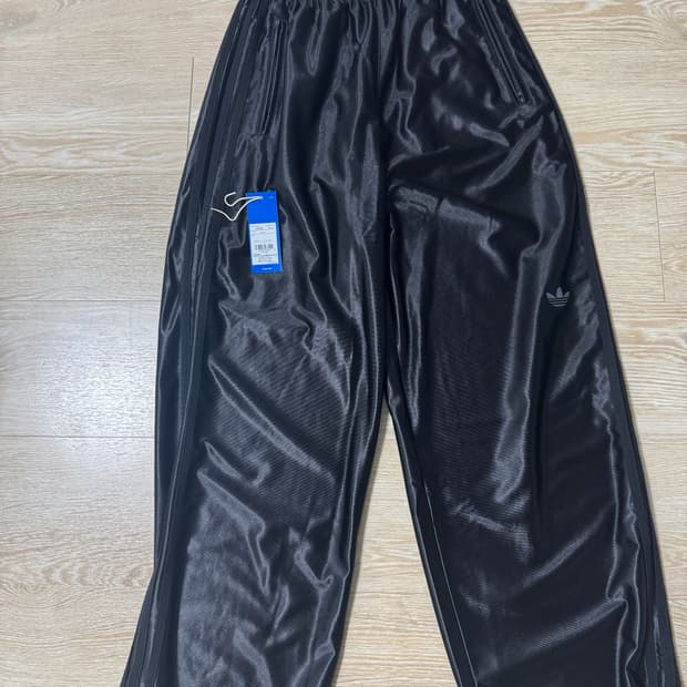 아디다스 q3 오버사이즈 트랙팬츠 S사이즈