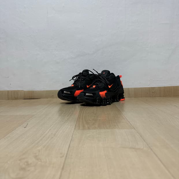 나이키 우먼스 샥스 LT 노바 블랙 오렌지