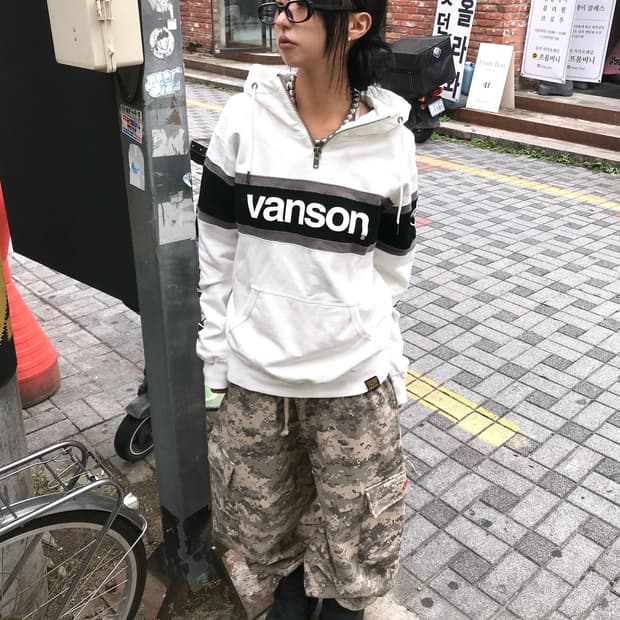 Vanson Logo Half Zip-Up Hoodie