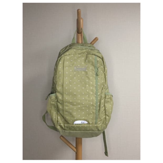 콜맨 베이지 그린 도트 땡땡이 백팩