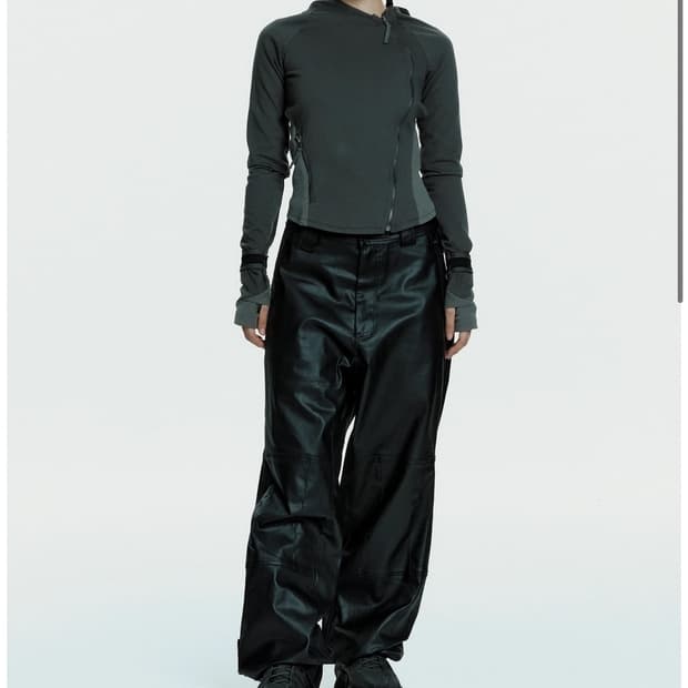 혜인서  hyein seo Hooded Asymmetric Zip Top