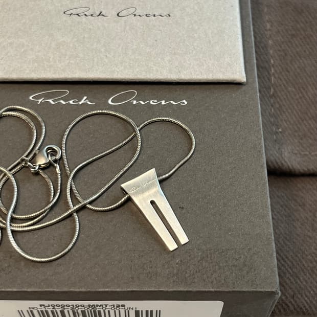 릭오웬스 미니 오픈 트렁크 목걸이/실버