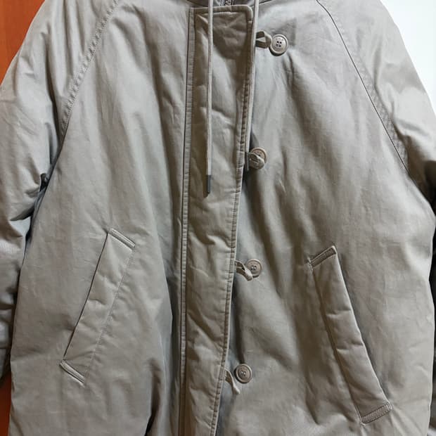  코드그라피 (우먼) 하프 코튼 트윌 패딩 점퍼_웜 그레이