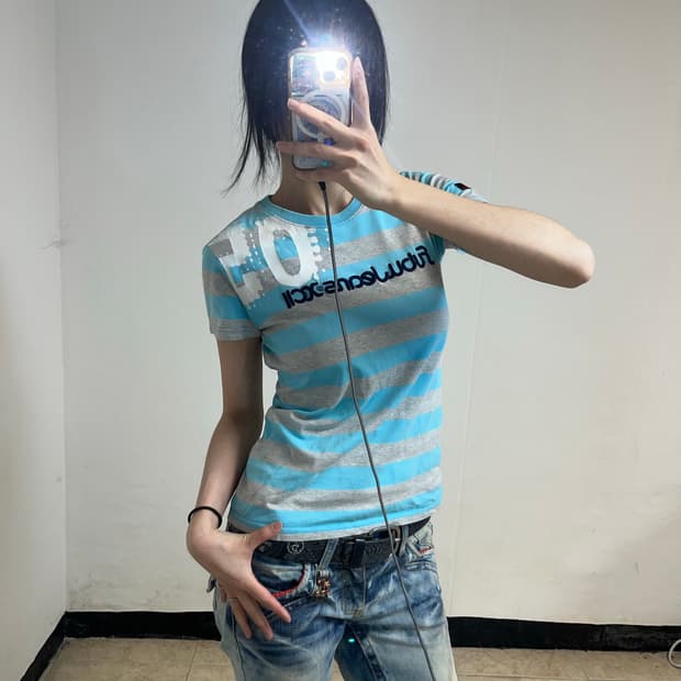 후부 00‘s J2K 스트라이프 티셔츠