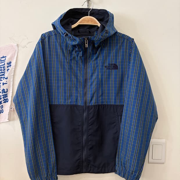 168. 노스페이스 타탄체크 후드 바람막이