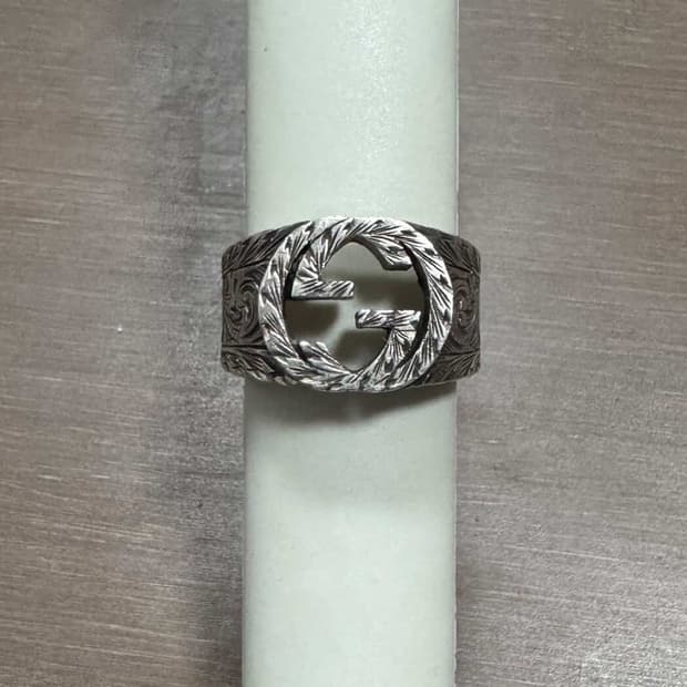 구찌 반지( BTS 뷔 반지. 인터로킹) 판매합니다