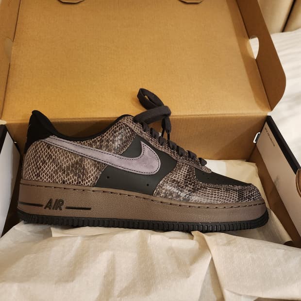 일본판 나이키 에어포스 hf2898-001  새제품