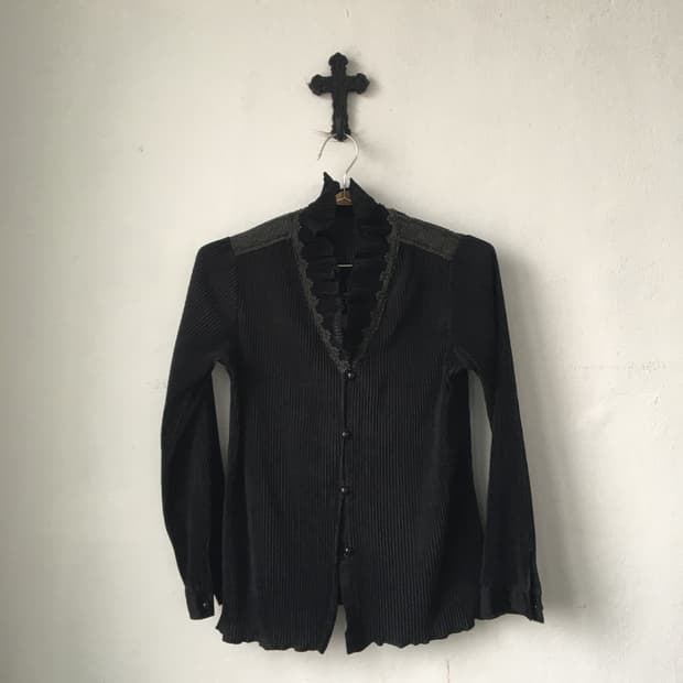 Lace point pleats high neck cardigan