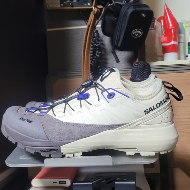 살로몬 스니커즈