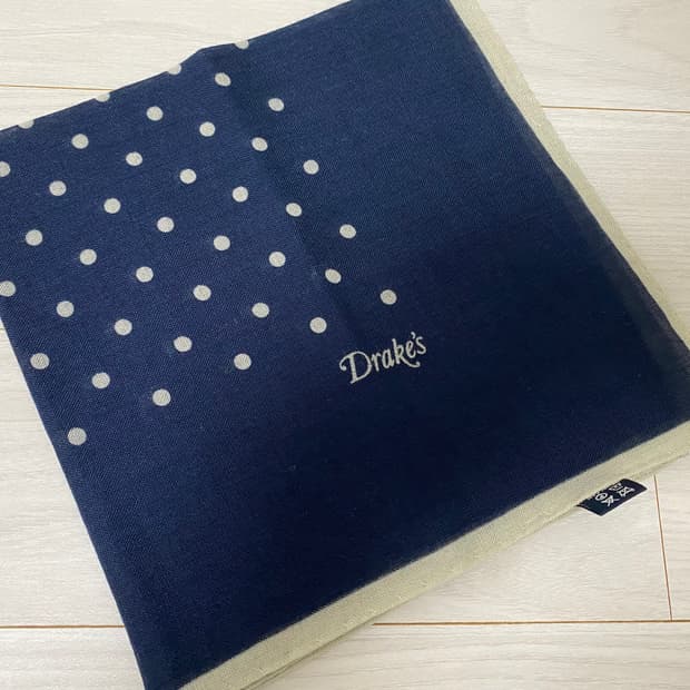 드레익스(Drake's) 폴카도트 네이비 포켓스퀘어