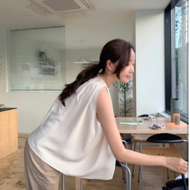 르뮈 헤베 블라우스