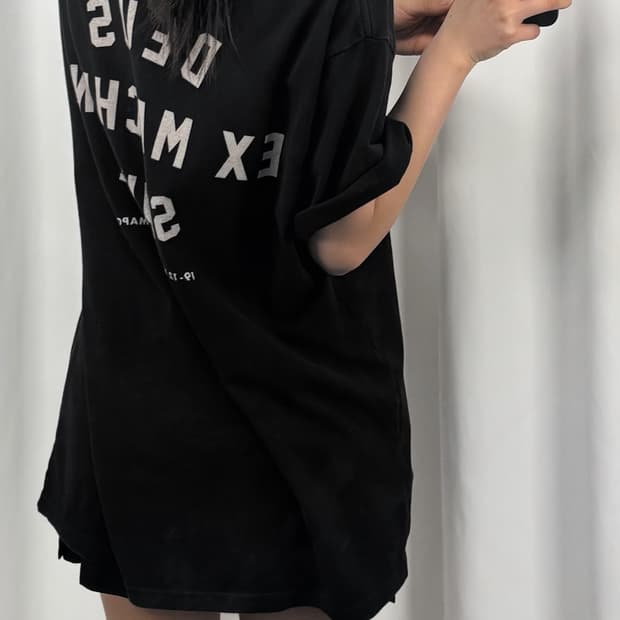 데우스 엑스 마키나 블랙 반팔