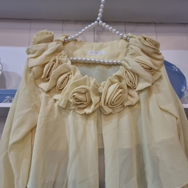 Merve Facette 옐로우 로즈 시폰 블라우스(가디건)