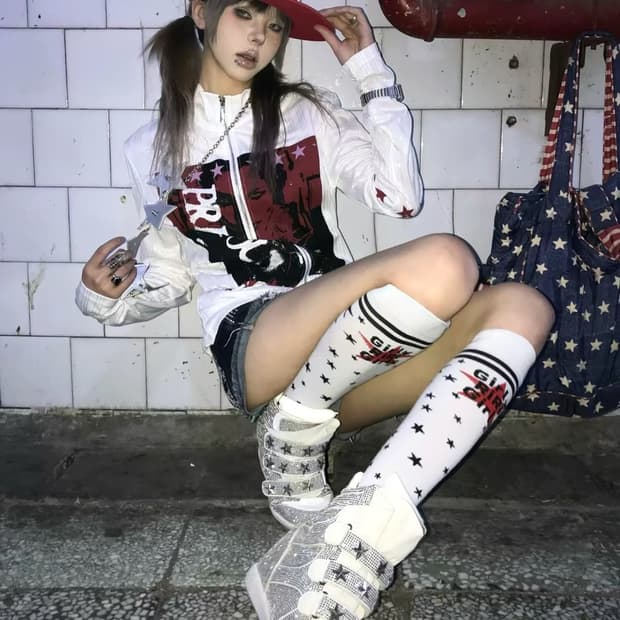 Y2K 그래픽 집업